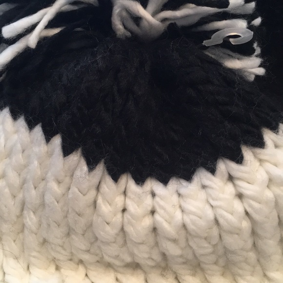 NWT BCBGeneration Warm Knit Winter Hat - Picture 7 of 8